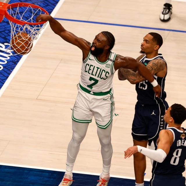 杰伦·布朗：从历史最大合同的被嘲者 到冲向FMVP